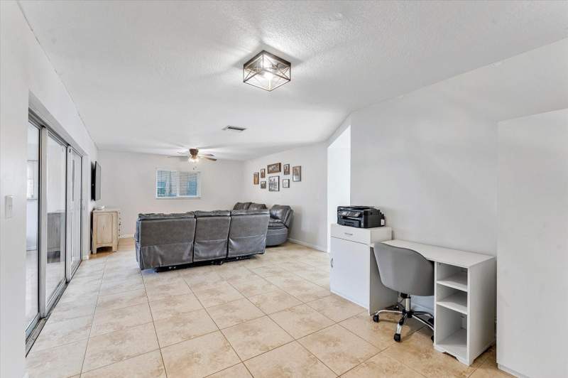 3 bedroom Single Family Residence at 2757 NW 83rd Terrace, Forest Hills 72-47 B, Coral Springs — photo 5