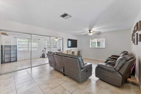 2757 NW 83rd Terrace, Coral Springs FL - photo 7 of 34