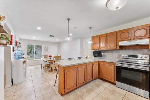2757 NW 83rd Terrace, Coral Springs FL - photo 13 of 34