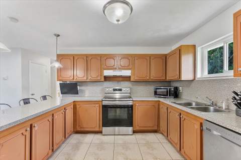 2757 NW 83rd Terrace, Coral Springs FL - photo 18 of 34