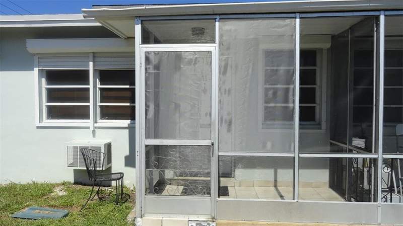 1 bedroom Stock Cooperative at 2211 Lincoln Street #11, Lincoln Garden Co-Op, Hollywood — photo 3