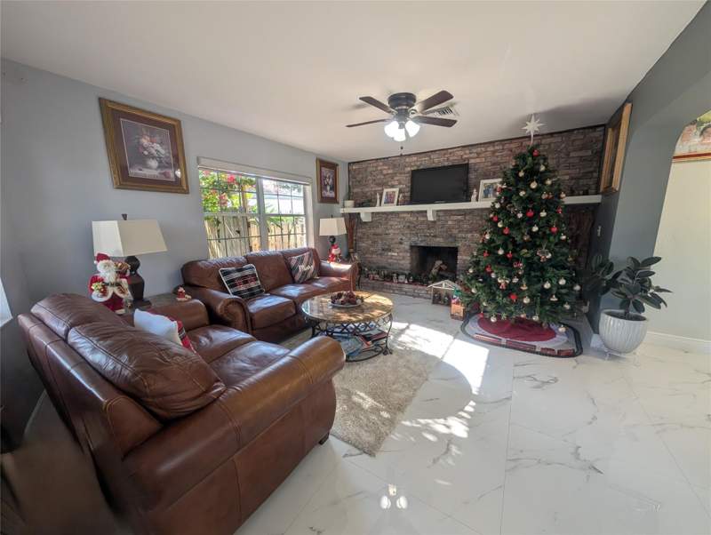 4 bedroom Single Family Residence at 1313 NW 58th Avenue, Margate 1st Add 39-1 B, Margate — photo 2
