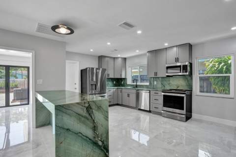 1424 Adams Street, Hollywood FL - photo 13 of 39