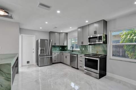 1424 Adams Street, Hollywood FL - photo 16 of 39