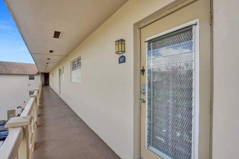 4800 NW 35th Street #612, Lauderdale Lakes FL - photo 11 of 36