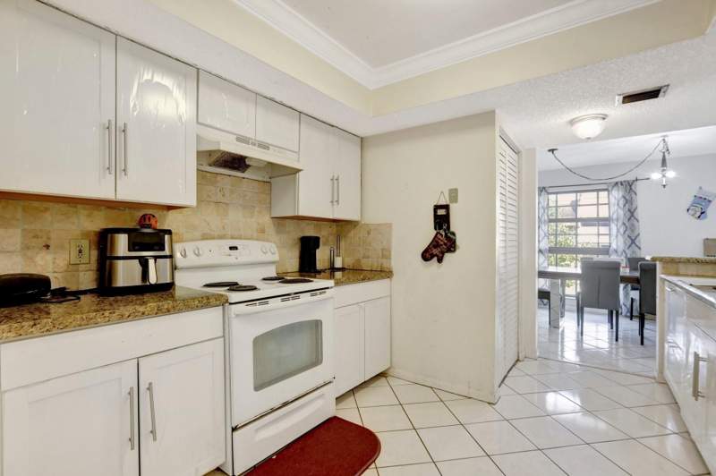 2 bedroom Condominium at 5570 NW 44th Street #518a, Inverwood Condo, Lauderhill — photo 2