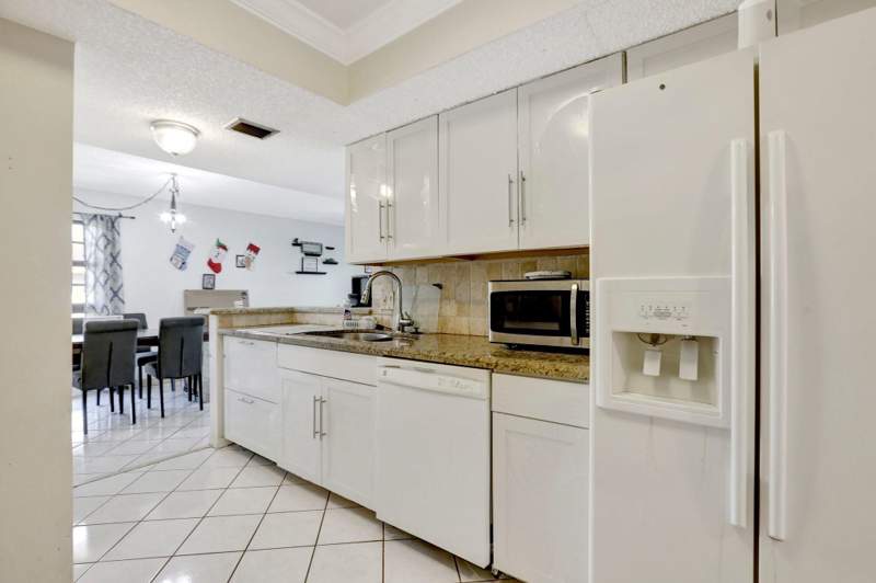 2 bedroom Condominium at 5570 NW 44th Street #518a, Inverwood Condo, Lauderhill — photo 3