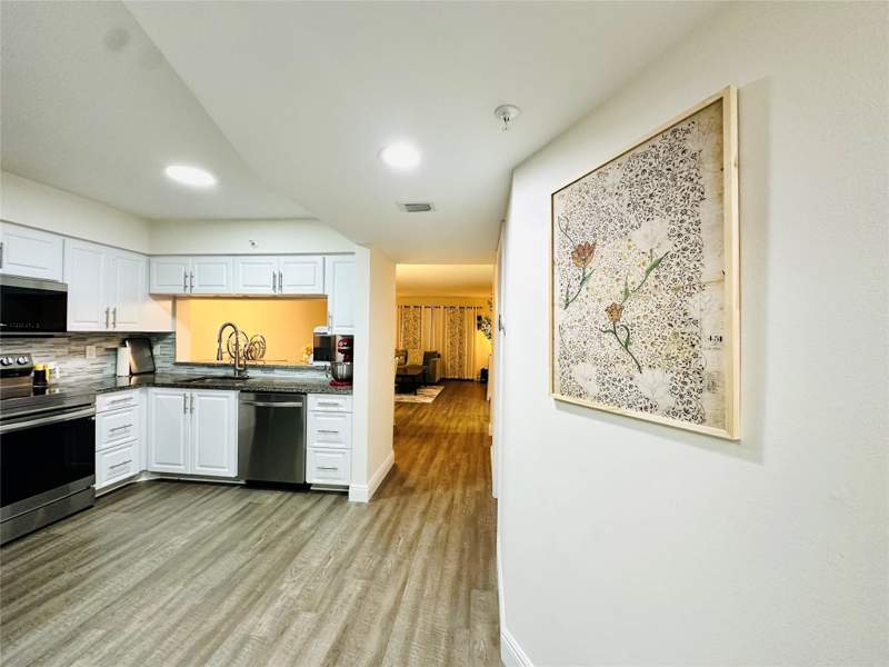 2 bedroom Condominium at 2200 S Cypress Bend Drive #802, Cypress Bend, Pompano Beach — photo 5