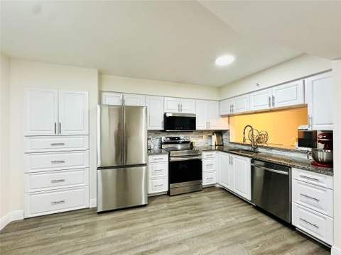 2200 S Cypress Bend Drive #802, Pompano Beach FL - photo 6 of 21