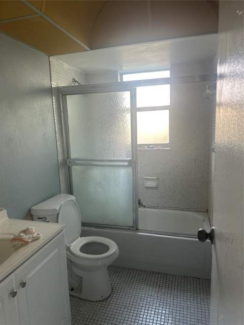 2800 Somerset Drive #J107, Lauderdale Lakes FL - photo 8 of 12