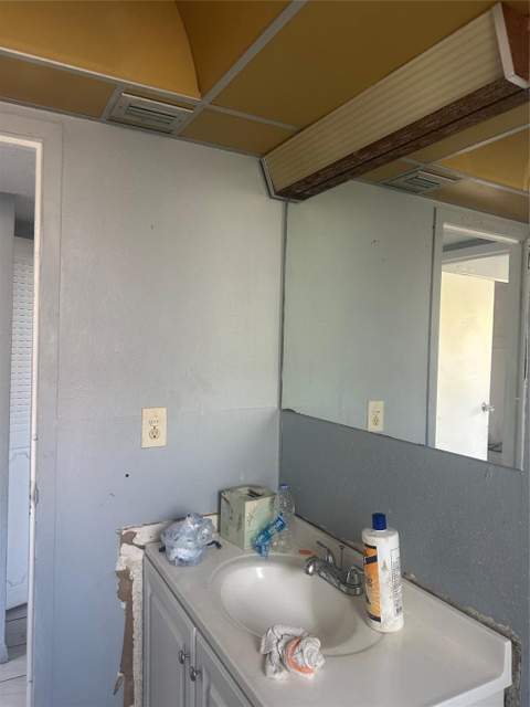 2800 Somerset Drive #J107, Lauderdale Lakes FL - photo 9 of 12