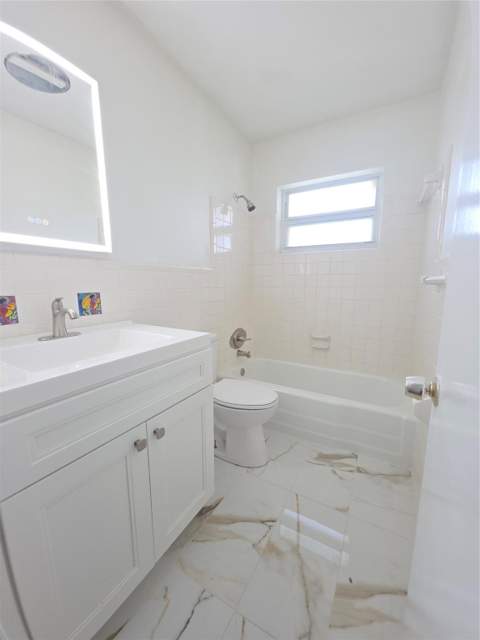 2131 NE 42nd Court #208e, Lighthouse Point FL - photo 11 of 27
