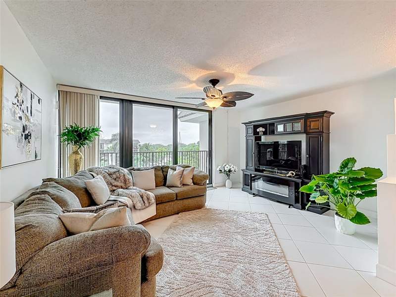 2 bedroom Condominium at 1101 River Reach Drive #502, River Reach, Fort Lauderdale — photo 2