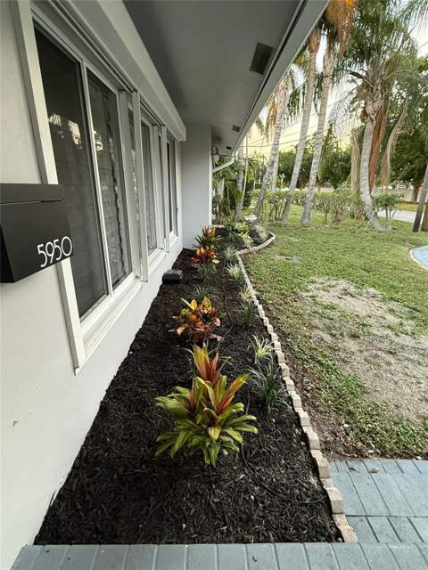 5950 NE 28th Avenue, Fort Lauderdale FL - photo 8 of 83
