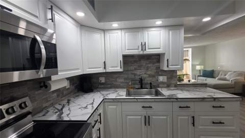 2831 Somerset Drive #105, Lauderdale Lakes FL - photo 8 of 22