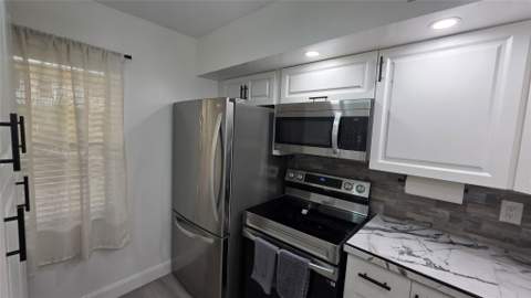 2831 Somerset Drive #105, Lauderdale Lakes FL - photo 9 of 22