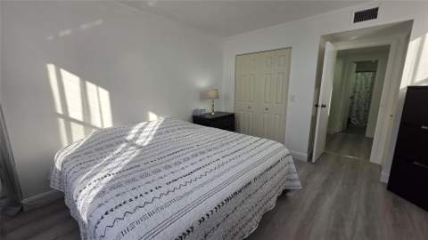 2831 Somerset Drive #105, Lauderdale Lakes FL - photo 19 of 22