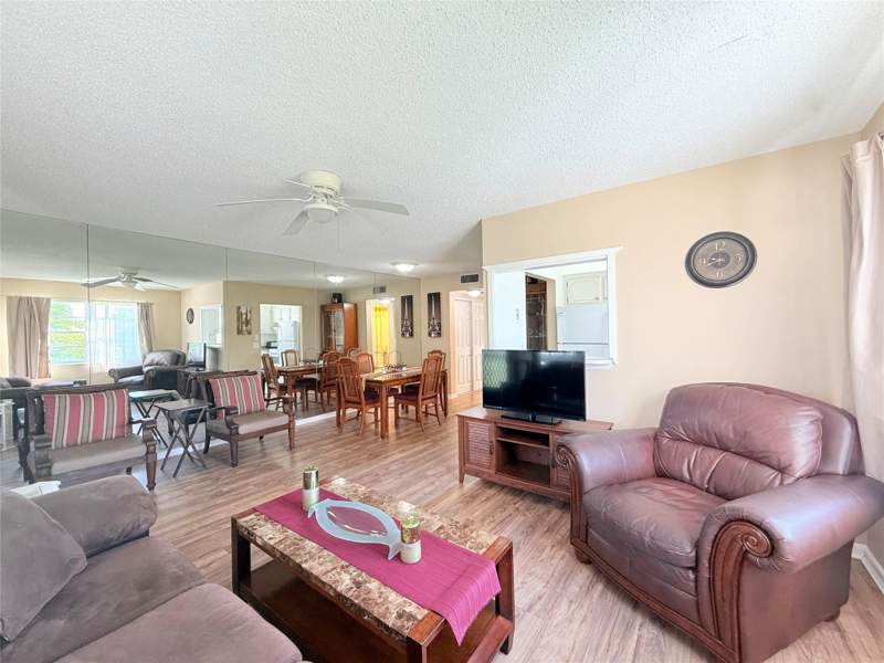 1 bedroom Condominium at 204 Oakridge M #204, Century Village, Deerfield Beach — photo 3