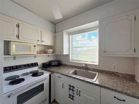 204 Oakridge M #204, Deerfield Beach FL - photo 8 of 34