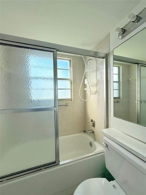 204 Oakridge M #204, Deerfield Beach FL - photo 18 of 34