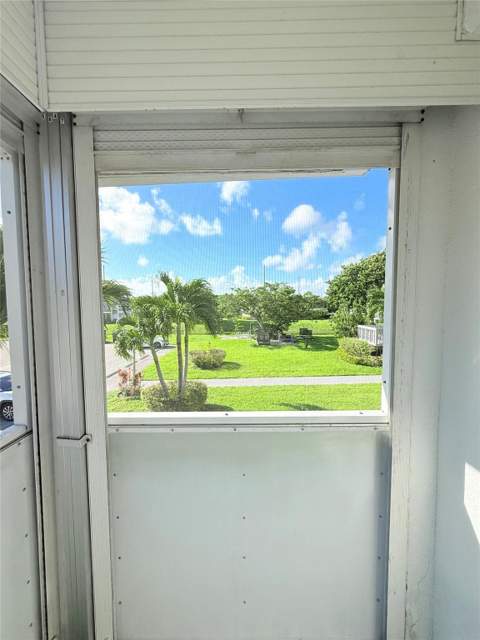 204 Oakridge M #204, Deerfield Beach FL - photo 20 of 34