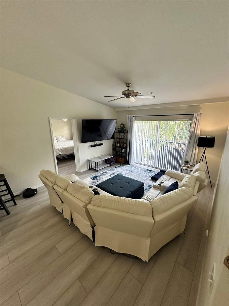 2 bedroom Condominium at 2131 SE 10th Avenue #1120, Village East, Fort Lauderdale — photo 4