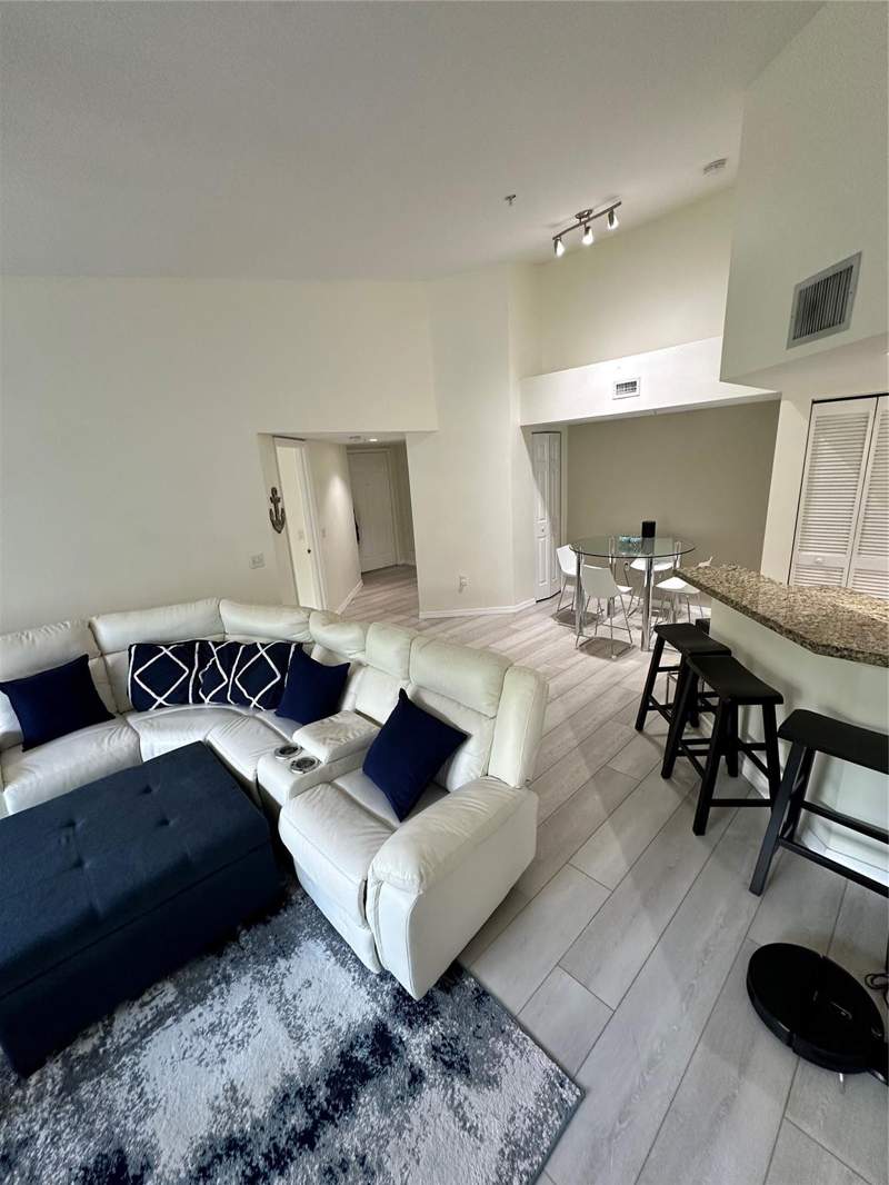 2 bedroom Condominium at 2131 SE 10th Avenue #1120, Village East, Fort Lauderdale — photo 2