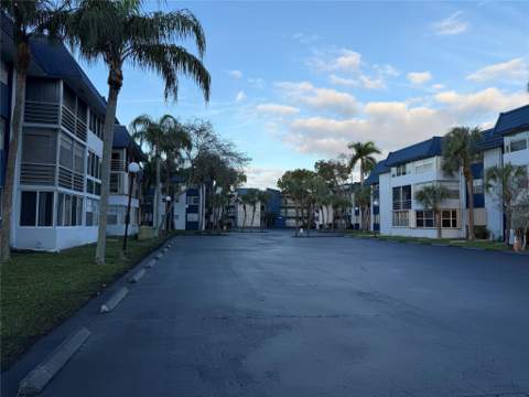 3110 Holiday Springs Boulevard #108, Margate FL - photo 12 of 15