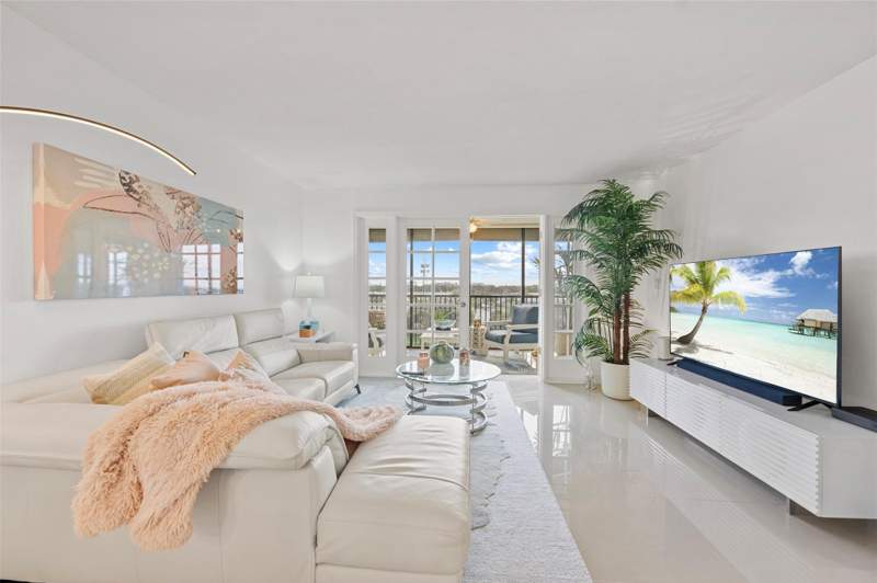 2 bedroom Condominium at 2202 S Cypress Bend Drive #606, Cypress Bend, Pompano Beach — photo 4