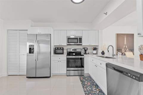 2202 S Cypress Bend Drive #606, Pompano Beach FL - photo 9 of 27