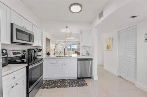2202 S Cypress Bend Drive #606, Pompano Beach FL - photo 11 of 27