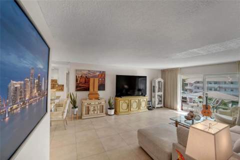 700 Layne Boulevard #301, Hallandale Beach FL - photo 17 of 53