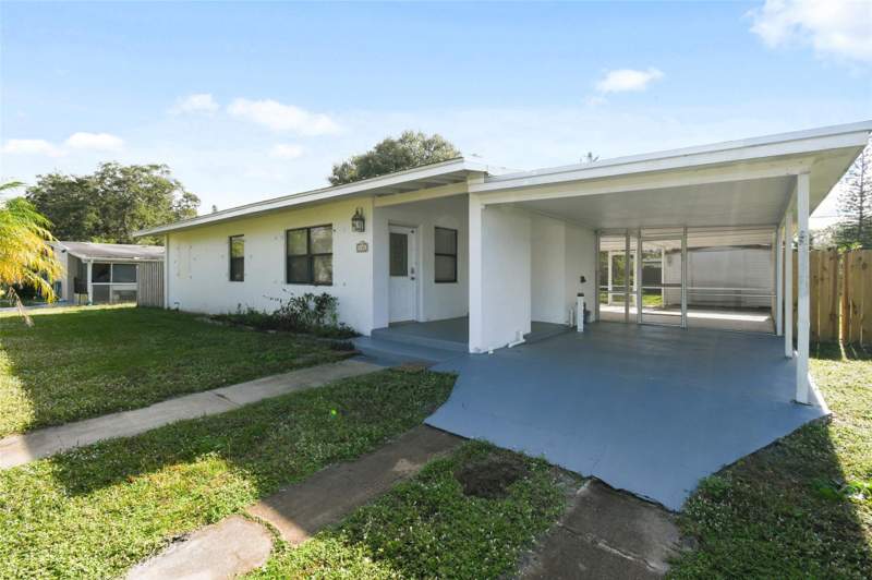 3 bedroom Single Family Residence at 140 SE Serenata Court, River Park, Port St. Lucie — photo 2