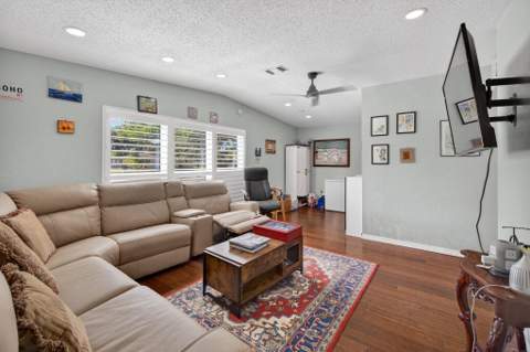 300 SW 25th Avenue, Fort Lauderdale FL - photo 8 of 58