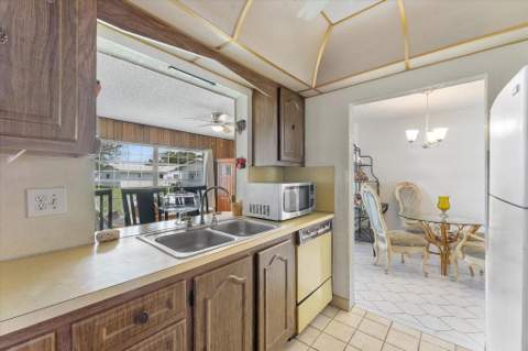 1540 NW 85th Avenue, Plantation FL - photo 9 of 27