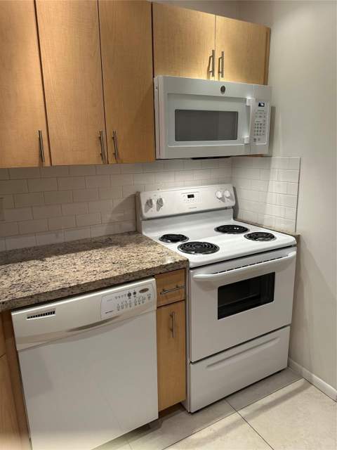 119 NE 19th Court #215 G, Wilton Manors FL - photo 18 of 25