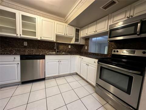 6630 Racquet Club Drive #163, Fort Lauderdale FL - photo 9 of 36