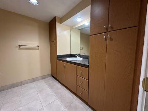 6630 Racquet Club Drive #163, Fort Lauderdale FL - photo 24 of 36