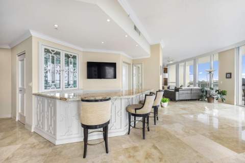 111 SE 8th Avenue #Ph-1701, Fort Lauderdale FL - photo 9 of 32
