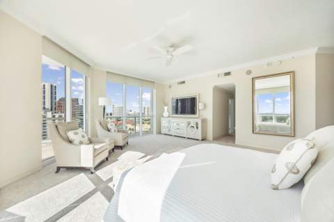 111 SE 8th Avenue #Ph-1701, Fort Lauderdale FL - photo 14 of 32