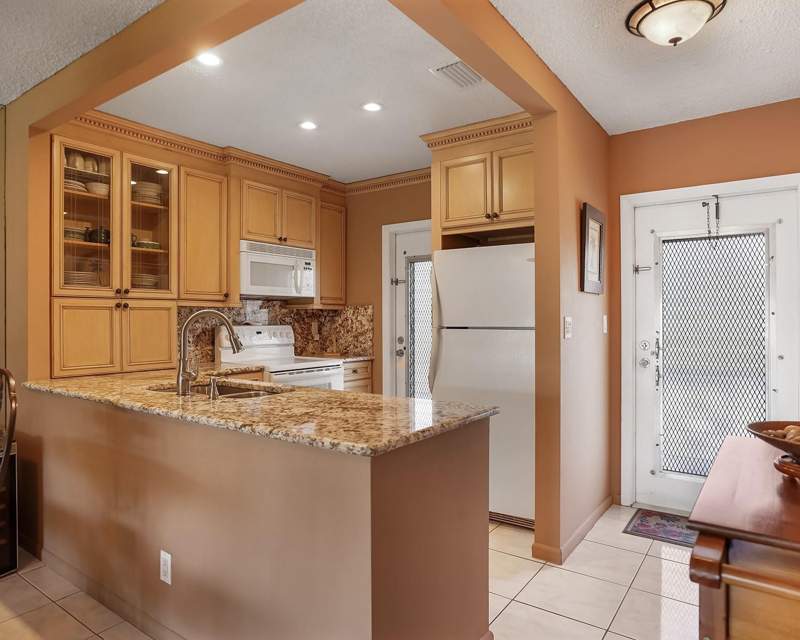 2 bedroom Condominium at 3501 NW 47th Avenue #503, Rose Gardens Ph 8, Lauderdale Lakes — photo 2