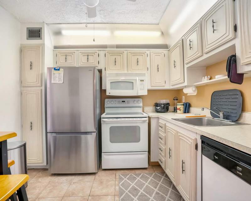 1 bedroom Condominium at 2851 Somerset Drive #205, Somerset Condominiums, Lauderdale Lakes — photo 2