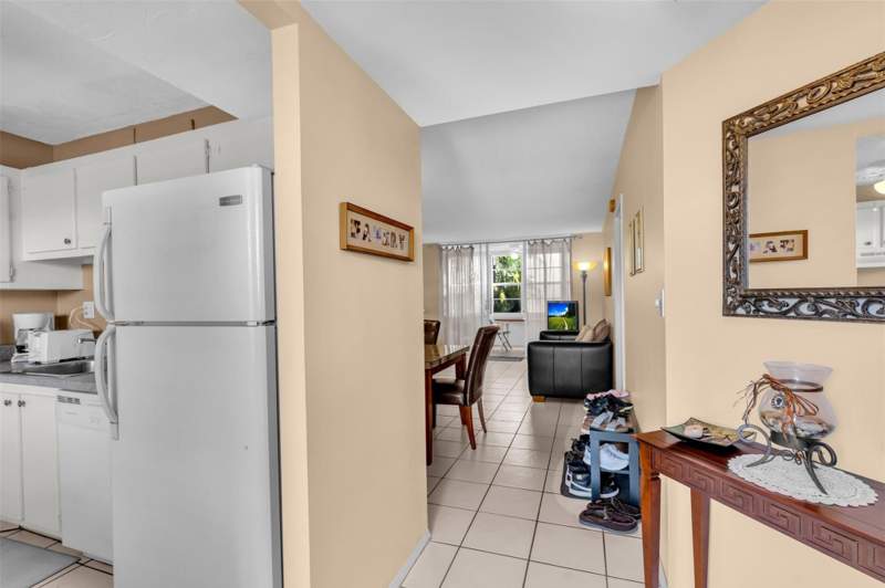 1 bedroom Condominium at 2600 NW 49th Avenue #309, Cypress Chase, Lauderdale Lakes — photo 4