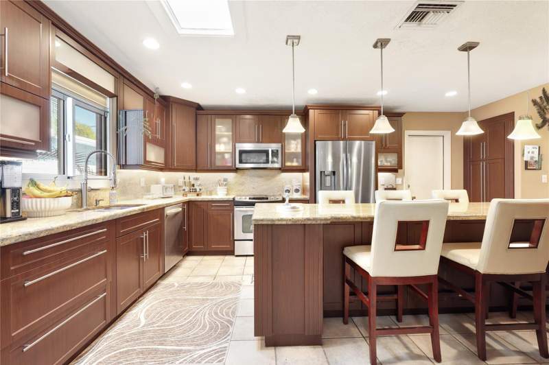 3 bedroom Single Family Residence at 4631 SW 30th Way, Avon Park 1st Add 51-45 B, Fort Lauderdale — photo 4