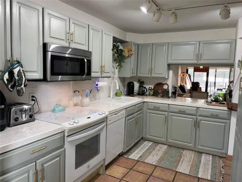 2029 N Ocean Boulevard #303, Fort Lauderdale FL - photo 9 of 21