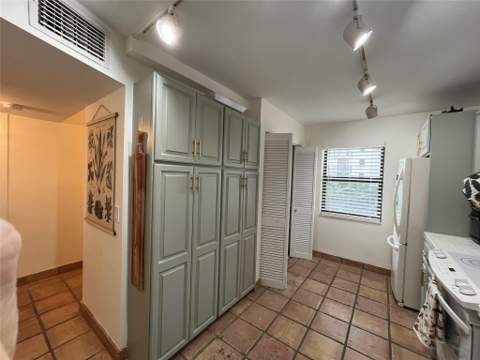 2029 N Ocean Boulevard #303, Fort Lauderdale FL - photo 11 of 21