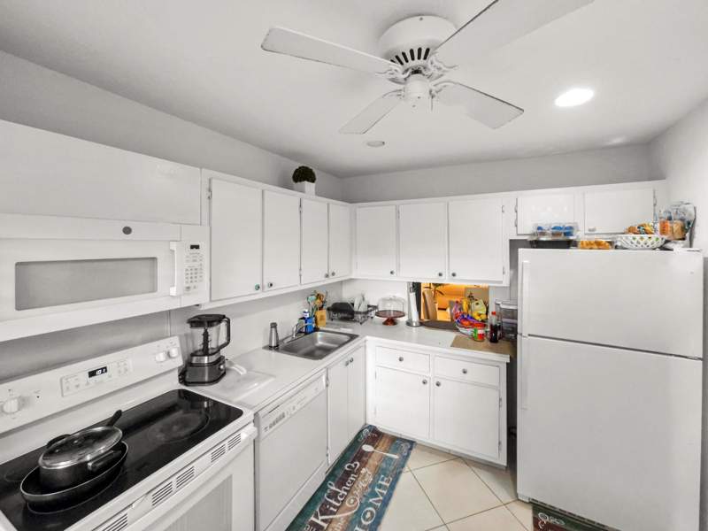 3 bedroom Condominium at 9286 Vista Del Lago #35b, Pines Of Boca Lago Condo, Boca Raton — photo 4