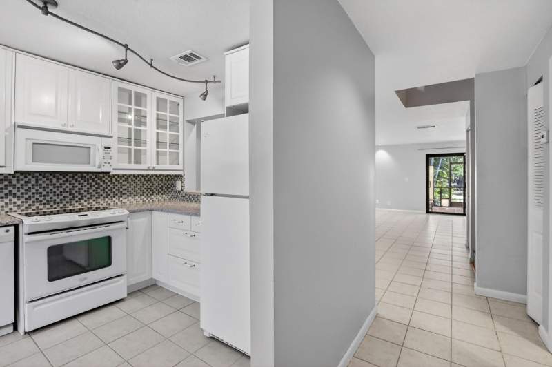 3 bedroom Townhouse at 1261 NW 99th Terrace #47, Westview Condominium No 7, Pembroke Pines — photo 4