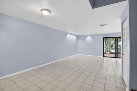 1261 NW 99th Terrace #47, Pembroke Pines FL - photo 13 of 38