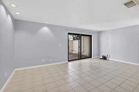 1261 NW 99th Terrace #47, Pembroke Pines FL - photo 16 of 38
